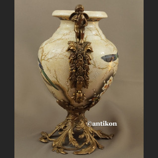 Wazon porcelanowy z ptakami jaskółki