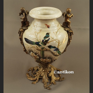 Wazon porcelanowy z ptakami jaskółki