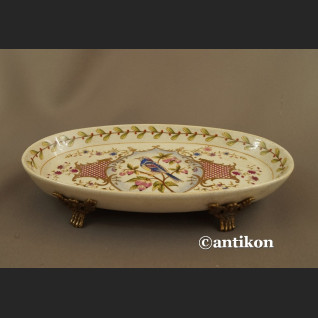 Paterka porcelanowa z uroczym ptaszkiem