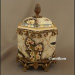 Szkatuła porcelanowa z jaskółkami wielka