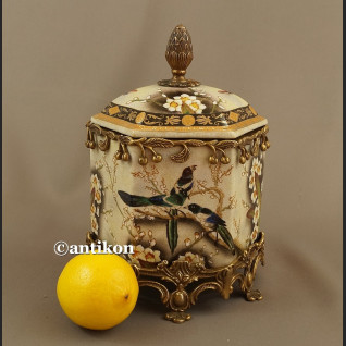 Szkatuła porcelanowa z jaskółkami wielka 