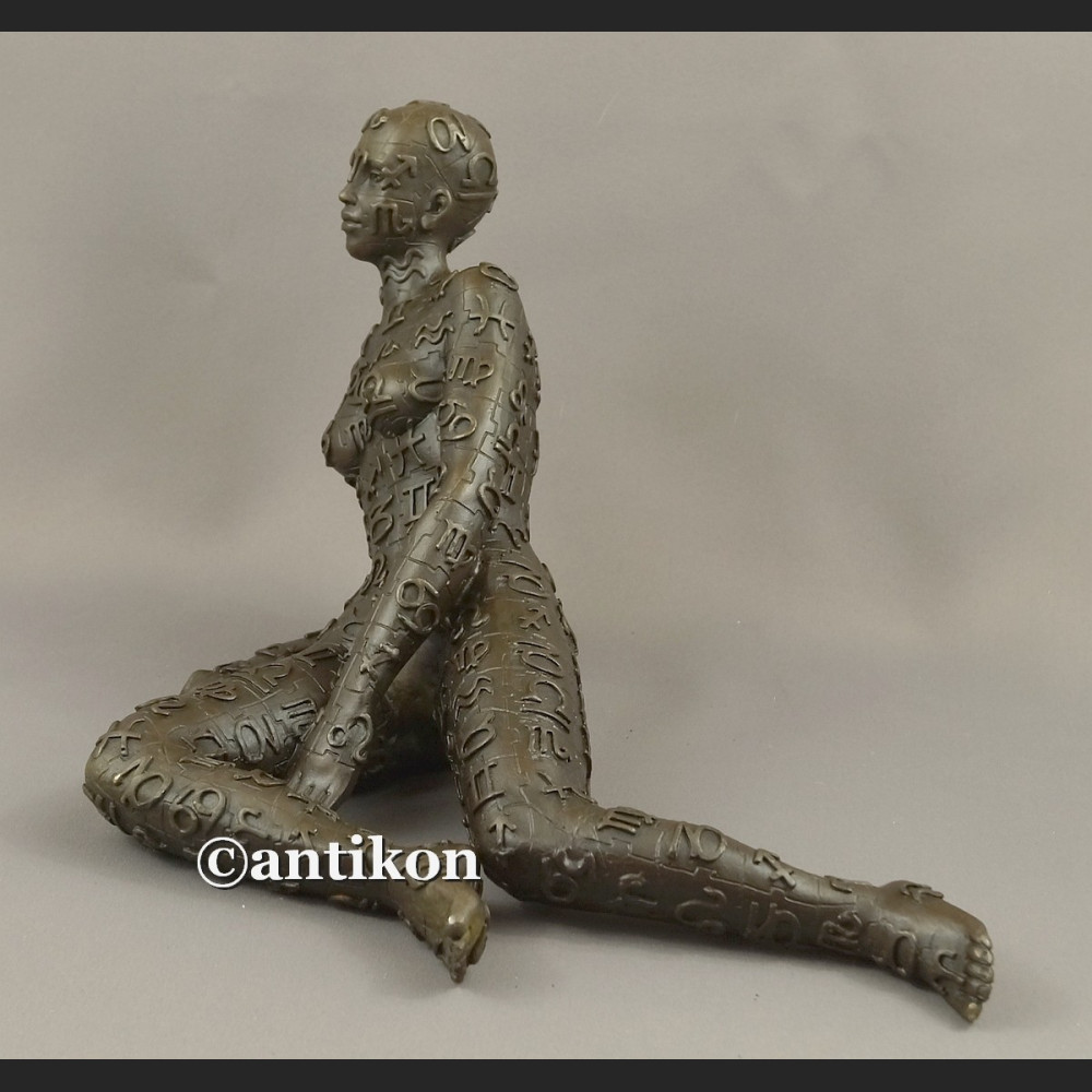 Rzeźba z brązu modernistyczny akt Dali 