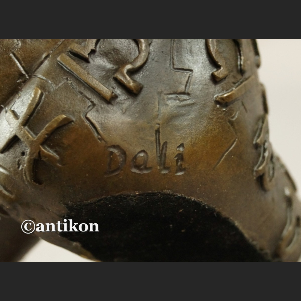 Rzeźba z brązu modernistyczny akt Dali 