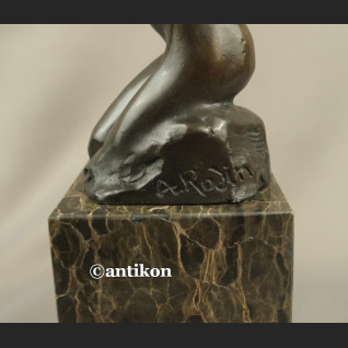 Rzeźba Rodin kobieta kąpiąca się  Francja  Rzeźba Rodin kobieta kąpiąca się  Francja