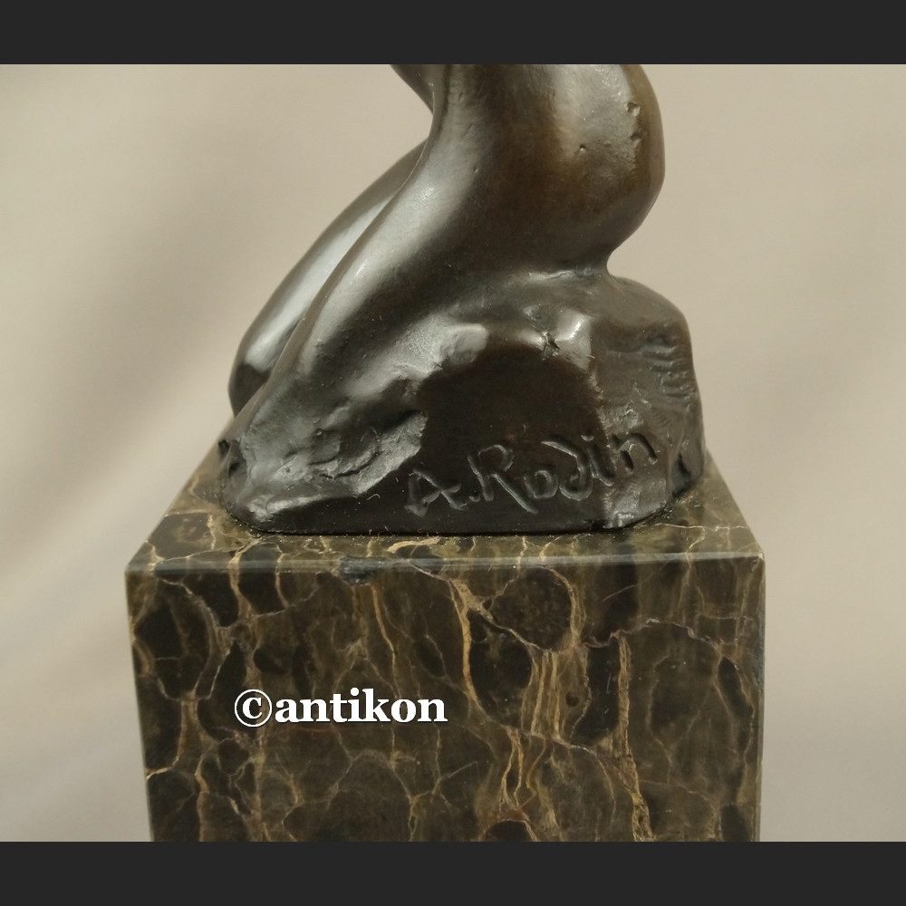 Rzeźba Rodin kobieta kąpiąca się  Francja  Rzeźba Rodin kobieta kąpiąca się  Francja