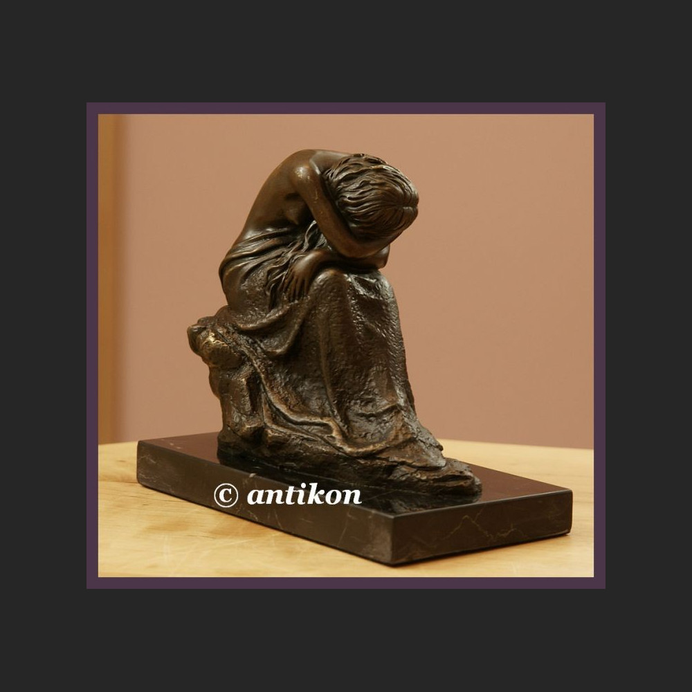 ŚLICZNA ŚPIĄCA DZIEWCZYNA AKT Z BRĄZU RZEŹBA ART DECO ŚLICZNA ŚPIĄCA DZIEWCZYNA AKT Z BRĄZU RZEŹBA ART DECO