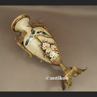 Wazon porcelanowy z jaskółkami