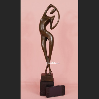Modernistyczna rzeźba z brązu modelka