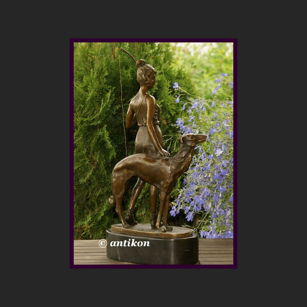 AMZONKA Z CHARTEM BRĄZ ART DECO SYGNOWANA RZEŹBA CUDO AMZONKA Z CHARTEM BRĄZ ART DECO SYGNOWANA RZEŹBA CUDO