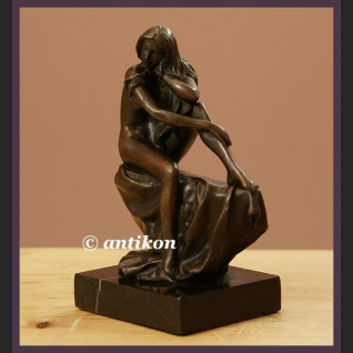 Piękna długowłosa dziewczyna klasyczny akt rzeźba z brązu Piękna długowłosa dziewczyna klasyczny akt rzeźba z brązu