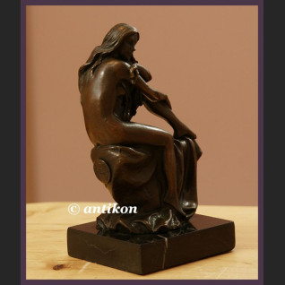 Piękna długowłosa dziewczyna klasyczny akt rzeźba z brązu Piękna długowłosa dziewczyna klasyczny akt rzeźba z brązu