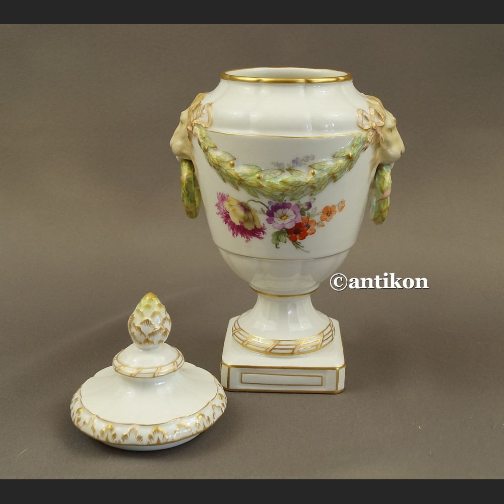 Stara amfora waza KPM Berlin z ok 1870 r Stara amfora waza KPM Berlin z ok 1870 r