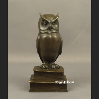 Sowa z brązu na książkach prezent dla naukowca 