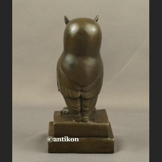 Sowa z brązu na książkach prezent dla naukowca 