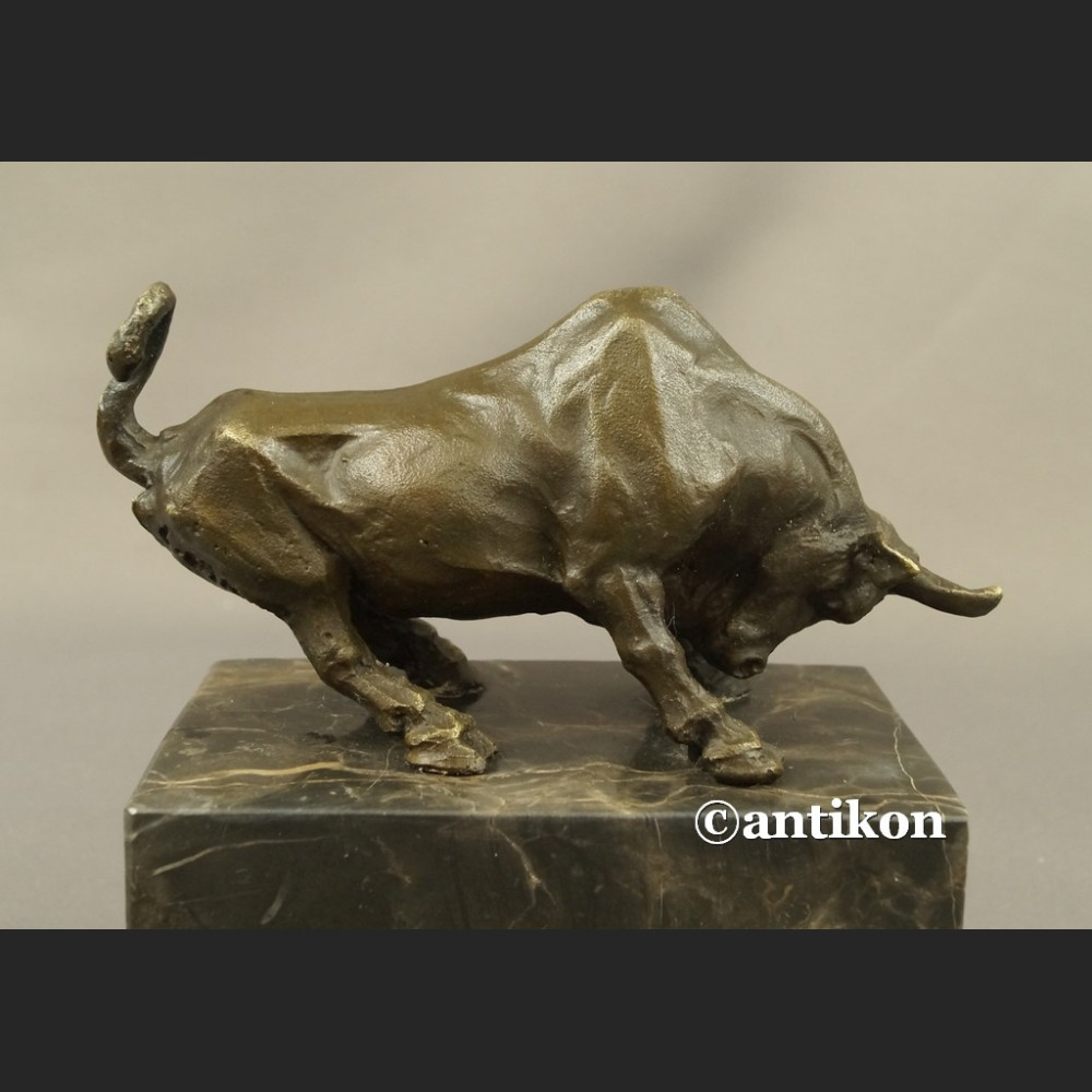 Byk z brązu statuetka giełdowego byka Byk z brązu statuetka giełdowego byka