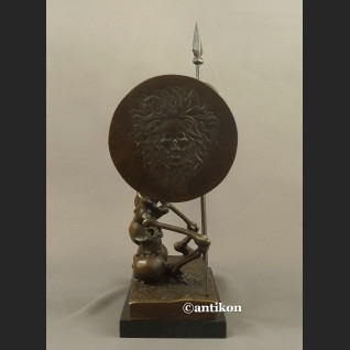 Rzeźba Kościotrup z tarczą Memento Mori 