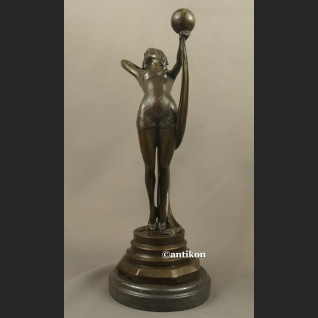 Rzeźba z brązu Art Deco Tancerka z piłką