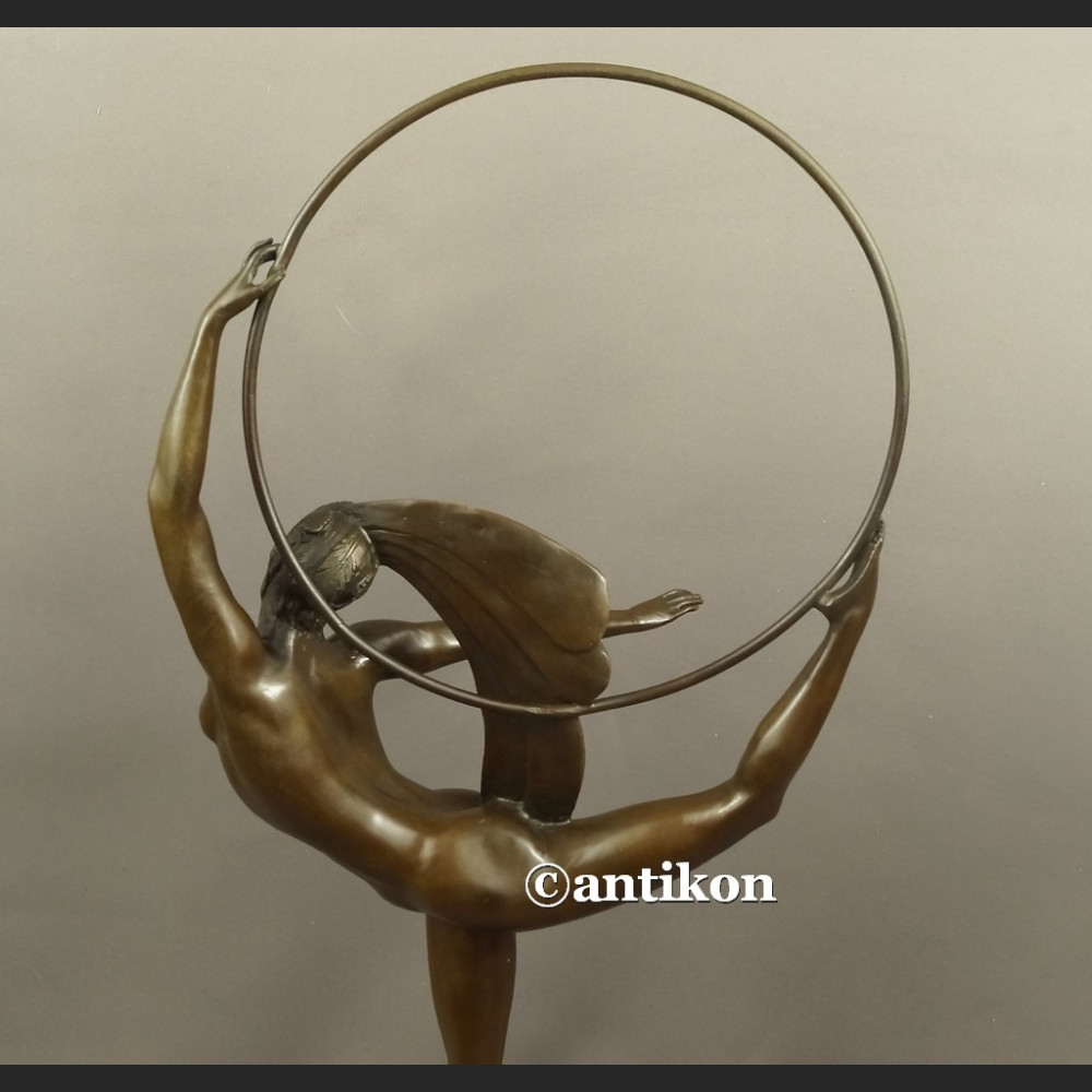 Rzeźba z brązu wysoka Tancerka z obręczą ART DECO Rzeźba z brązu wysoka Tancerka z obręczą ART DECO