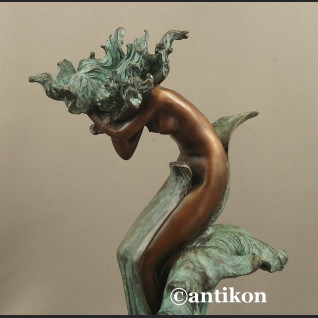 Rzeźba z brązu AFRODYTA piękna figura z prawdziwego brązu Rzeźba z brązu AFRODYTA piękna figura z prawdziwego brązu