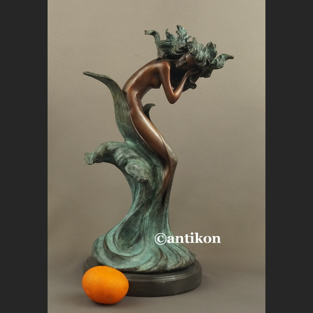 Rzeźba z brązu AFRODYTA piękna figura z prawdziwego brązu Rzeźba z brązu AFRODYTA piękna figura z prawdziwego brązu