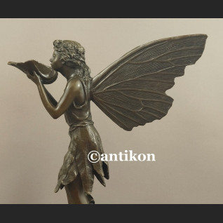 Rzeźba z brązu prześliczny elf skrzydlata dziewczyna pokaźna figura Rzeźba z brązu prześliczny elf skrzydlata dziewczyna pokaźna figura