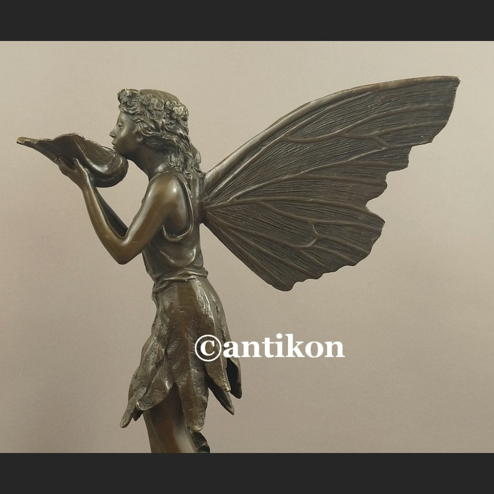 Rzeźba z brązu prześliczny elf skrzydlata dziewczyna pokaźna figura Rzeźba z brązu prześliczny elf skrzydlata dziewczyna pokaźna figura