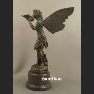 Rzeźba z brązu prześliczny elf skrzydlata dziewczyna pokaźna figura Rzeźba z brązu prześliczny elf skrzydlata dziewczyna pokaźna figura