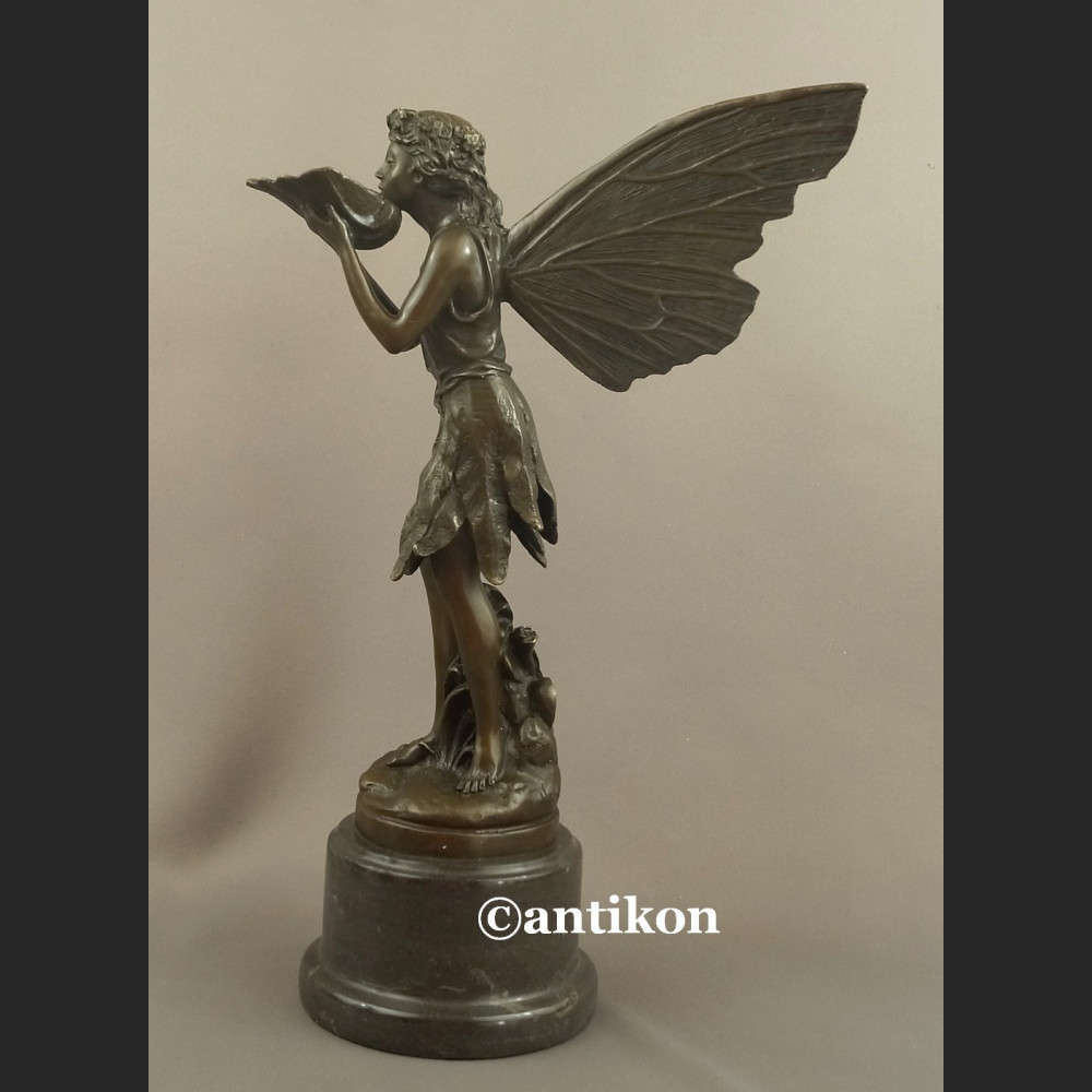 Rzeźba z brązu prześliczny elf skrzydlata dziewczyna pokaźna figura Rzeźba z brązu prześliczny elf skrzydlata dziewczyna pokaźna figura