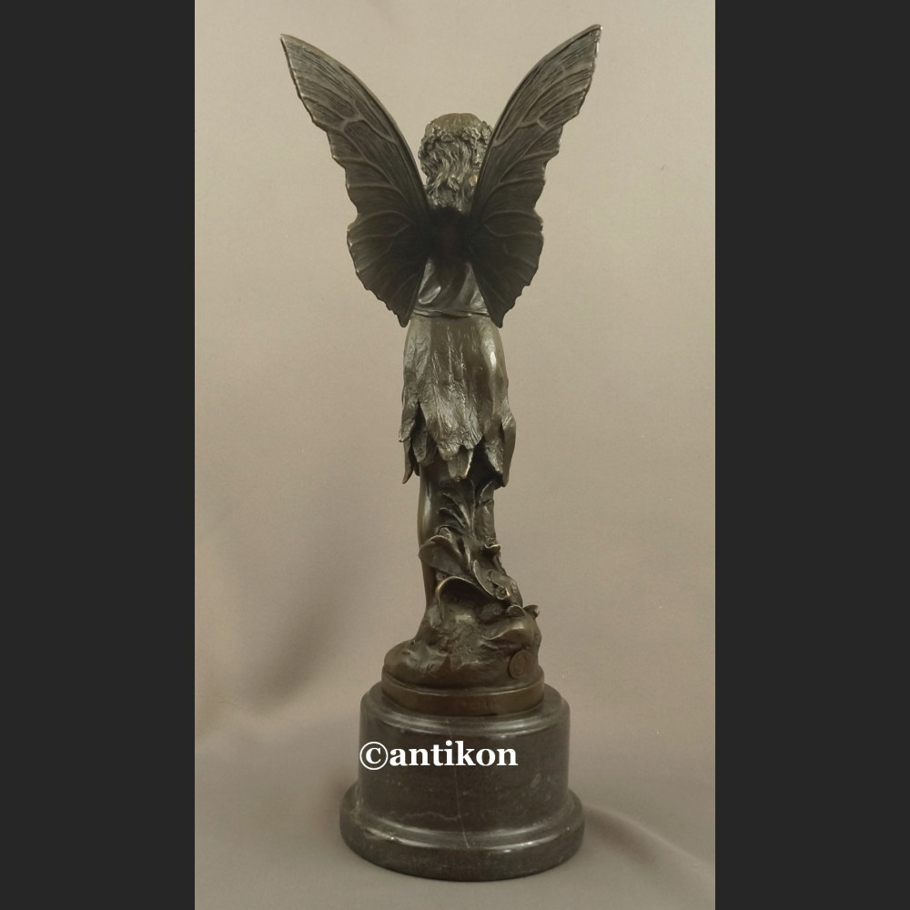 Rzeźba z brązu prześliczny elf skrzydlata dziewczyna pokaźna figura Rzeźba z brązu prześliczny elf skrzydlata dziewczyna pokaźna figura