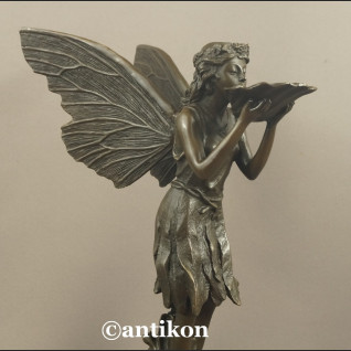 Rzeźba z brązu prześliczny elf skrzydlata dziewczyna pokaźna figura Rzeźba z brązu prześliczny elf skrzydlata dziewczyna pokaźna figura