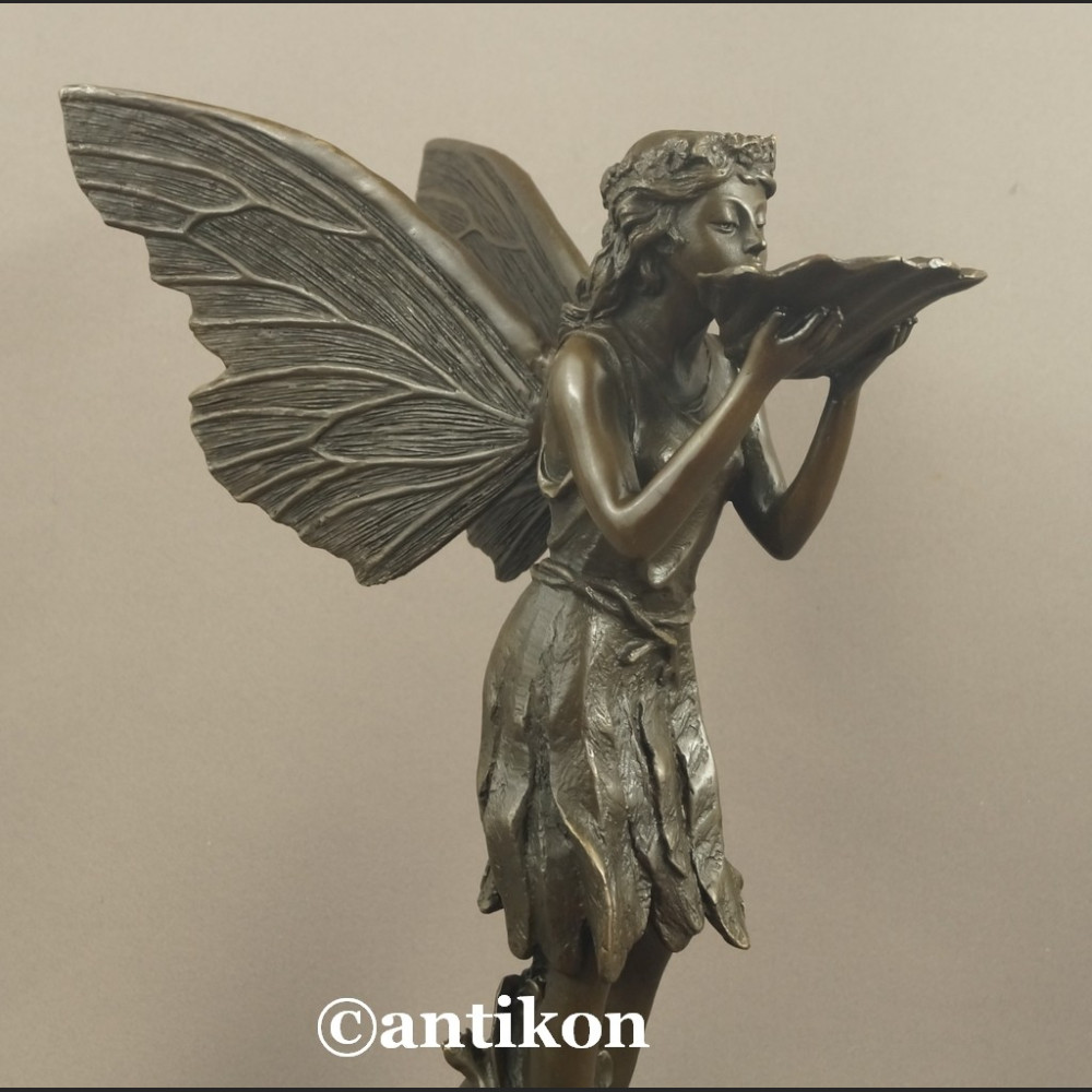 Rzeźba z brązu prześliczny elf skrzydlata dziewczyna pokaźna figura Rzeźba z brązu prześliczny elf skrzydlata dziewczyna pokaźna figura