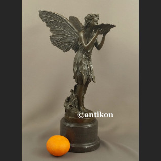 Rzeźba z brązu prześliczny elf skrzydlata dziewczyna pokaźna figura Rzeźba z brązu prześliczny elf skrzydlata dziewczyna pokaźna figura