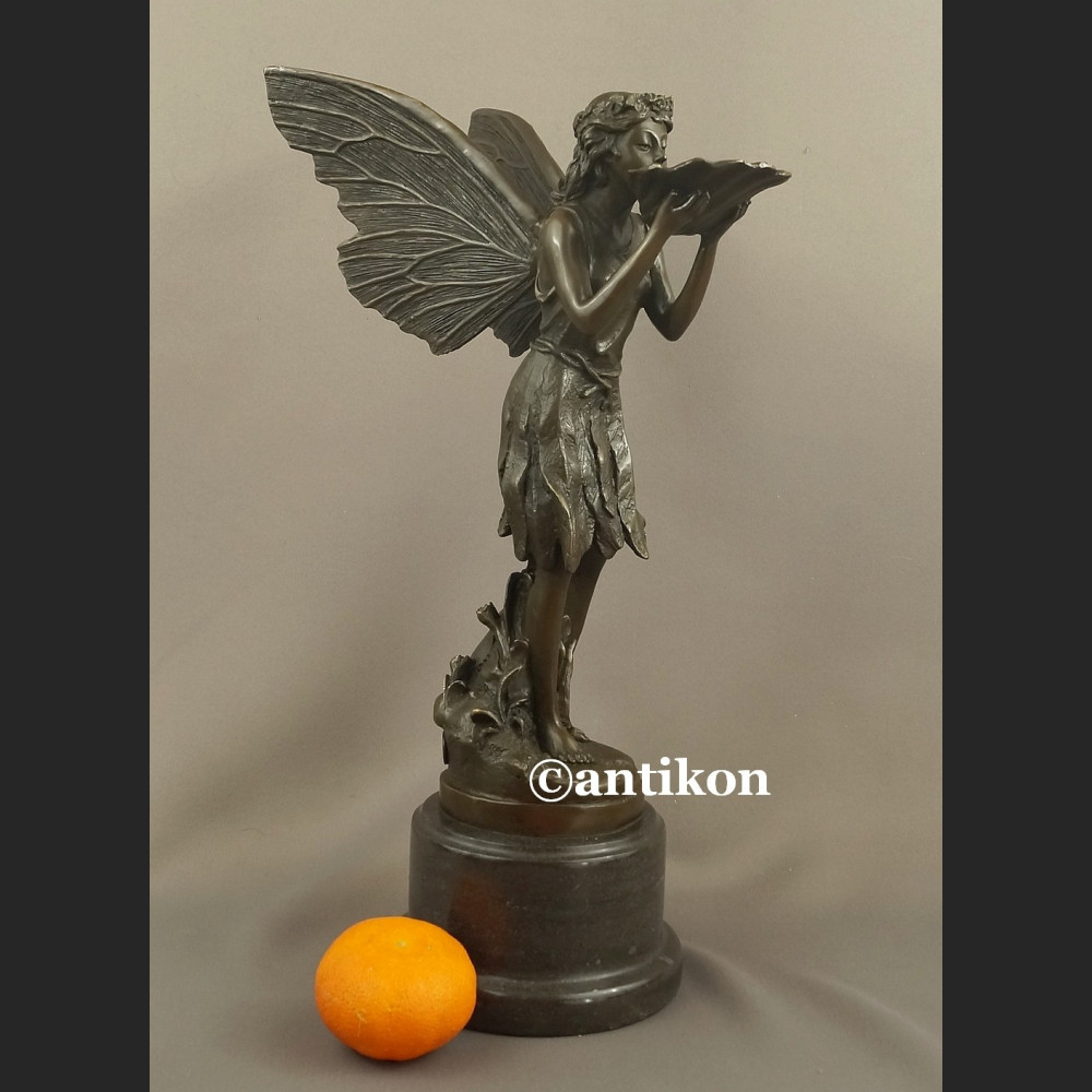 Rzeźba z brązu prześliczny elf skrzydlata dziewczyna pokaźna figura Rzeźba z brązu prześliczny elf skrzydlata dziewczyna pokaźna figura