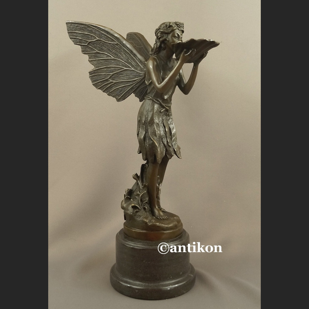 Rzeźba z brązu prześliczny elf skrzydlata dziewczyna pokaźna figura Rzeźba z brązu prześliczny elf skrzydlata dziewczyna pokaźna figura