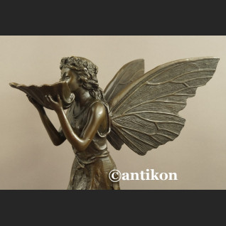Rzeźba z brązu prześliczny elf skrzydlata dziewczyna pokaźna figura Rzeźba z brązu prześliczny elf skrzydlata dziewczyna pokaźna figura
