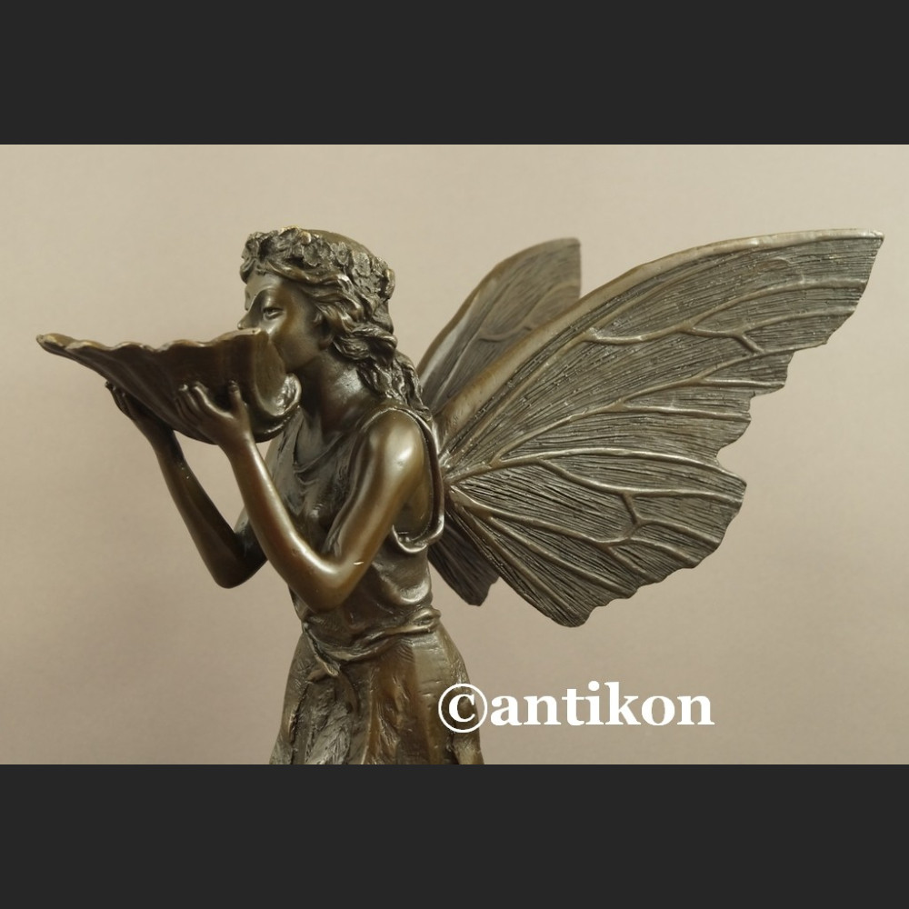 Rzeźba z brązu prześliczny elf skrzydlata dziewczyna pokaźna figura Rzeźba z brązu prześliczny elf skrzydlata dziewczyna pokaźna figura