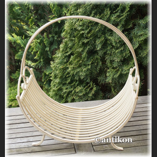 Biały kosz na drewno kominkowe prowansalski metalowy Biały kosz na drewno kominkowe prowansalski metalowy