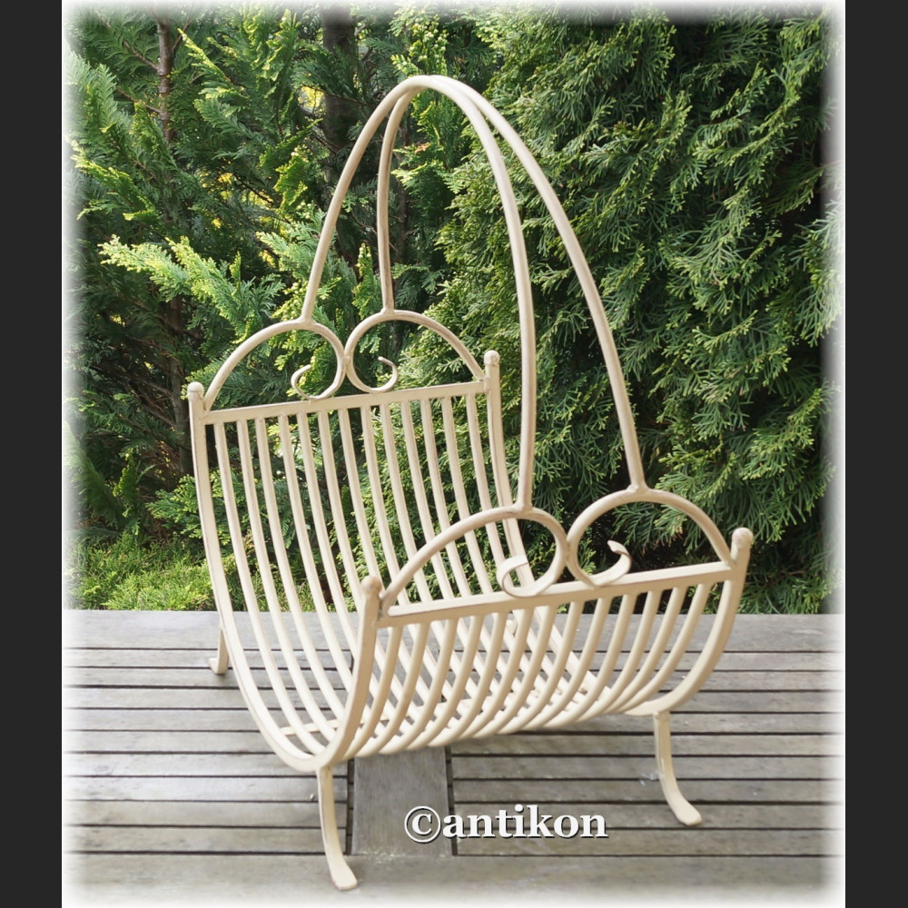 Biały kosz na drewno kominkowe prowansalski metalowy Biały kosz na drewno kominkowe prowansalski metalowy