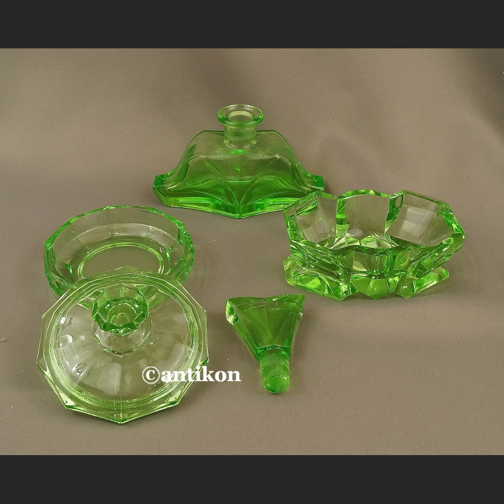 Zestaw Art Deco zielone szkło stare  Zestaw Art Deco zielone szkło stare