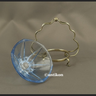 Cukiernica art deco z niebieskim szkłem