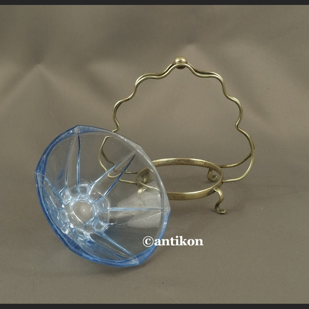 Cukiernica art deco z niebieskim szkłem