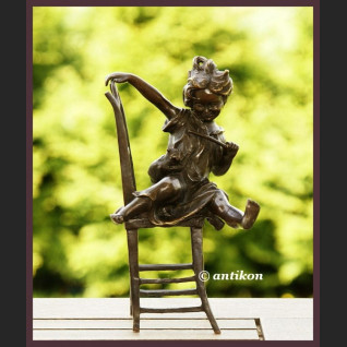 UROCZY BRĄZ DZIEWCZYNKA BAWIĄCA SIĘ Z KOTEM ZNAKOMITA RZEŹBA FRANCJA