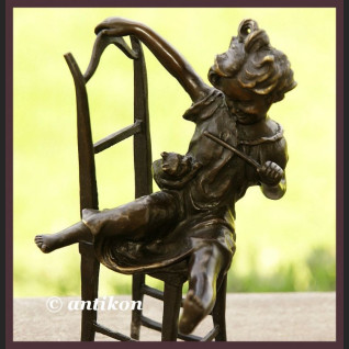 UROCZY BRĄZ DZIEWCZYNKA BAWIĄCA SIĘ Z KOTEM ZNAKOMITA RZEŹBA FRANCJA UROCZY BRĄZ DZIEWCZYNKA BAWIĄCA SIĘ Z KOTEM ZNAKOMITA RZEŹBA FRANCJA