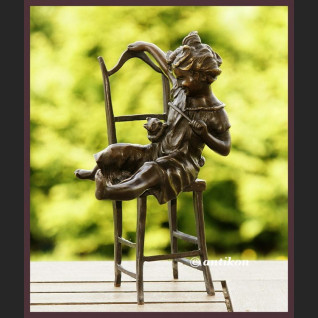 UROCZY BRĄZ DZIEWCZYNKA BAWIĄCA SIĘ Z KOTEM ZNAKOMITA RZEŹBA FRANCJA UROCZY BRĄZ DZIEWCZYNKA BAWIĄCA SIĘ Z KOTEM ZNAKOMITA RZEŹBA FRANCJA